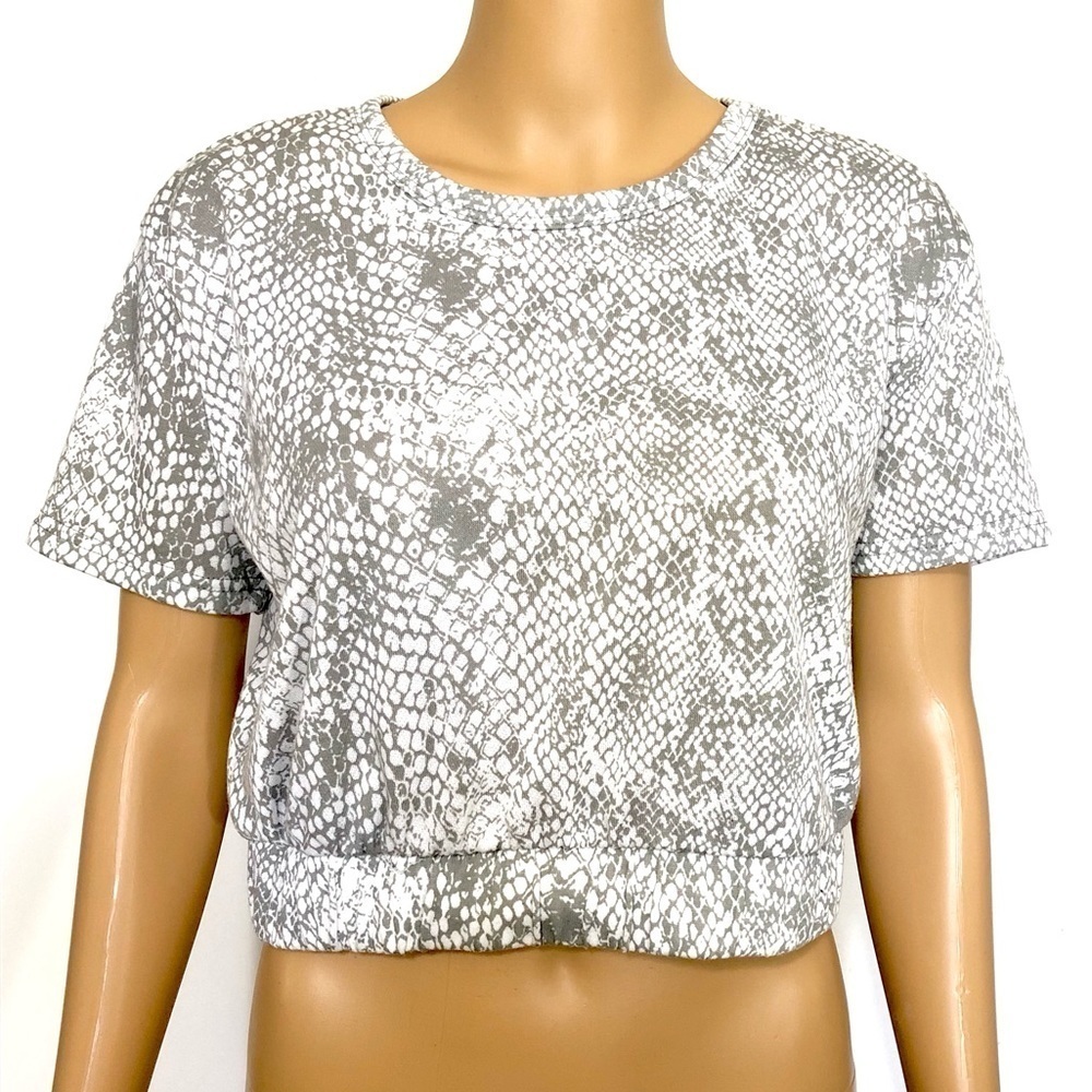 Align Collective Snakeskin short sleeve Crop Top Blouse Size M